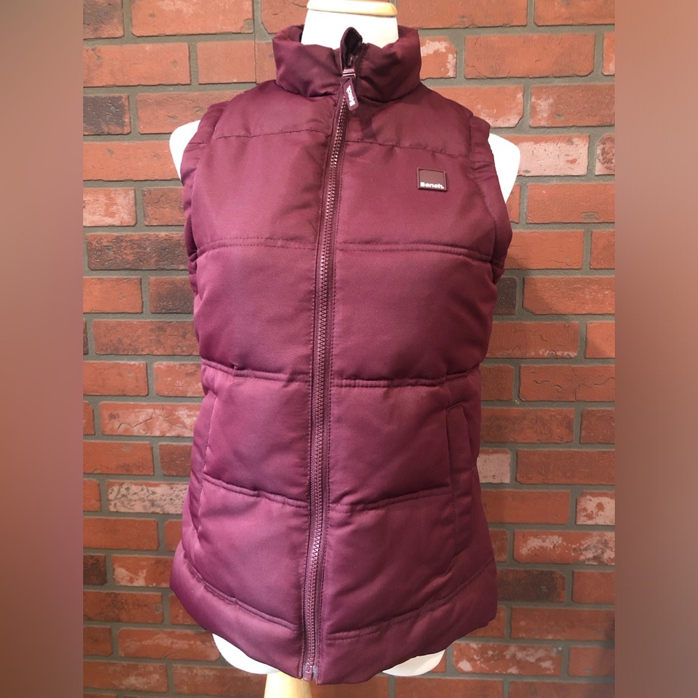 Bench Size Small oversized burgundy puffer vest
